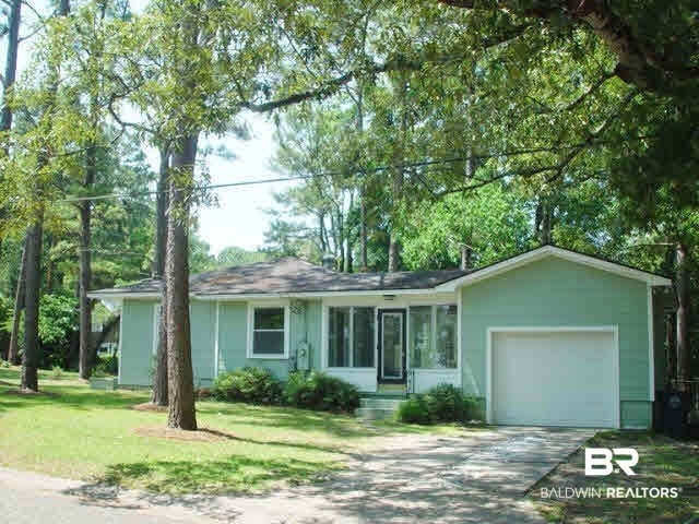460 Liberty St - Photo 4 of 24