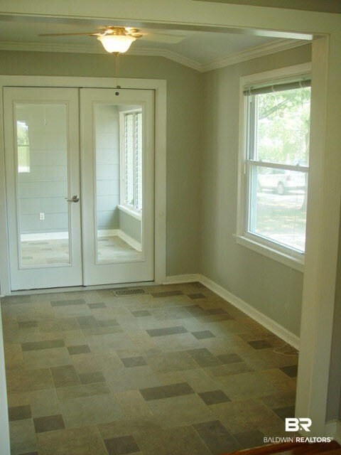 460 Liberty St - Photo 7 of 24