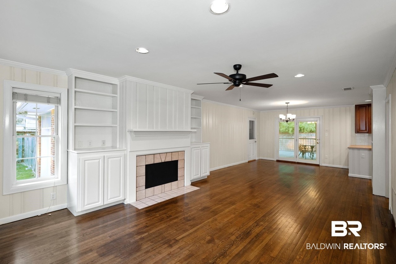 25 Laurel Ave - Photo 2 of 28