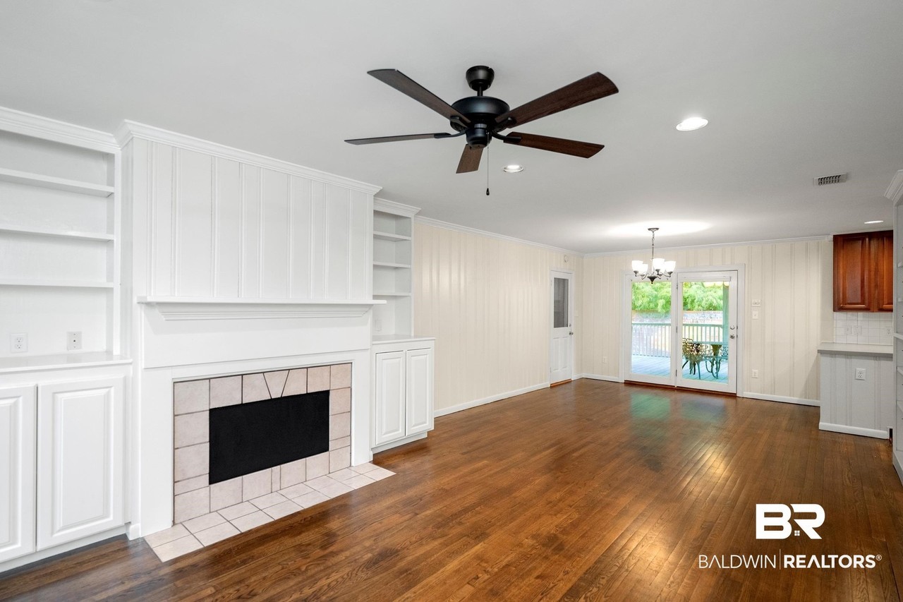 25 Laurel Ave - Photo 4 of 28