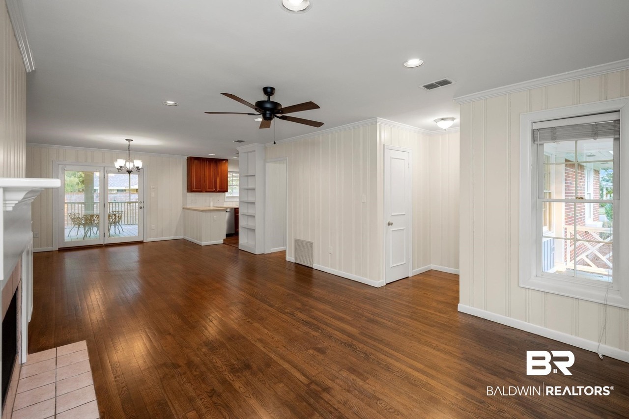 25 Laurel Ave - Photo 5 of 28
