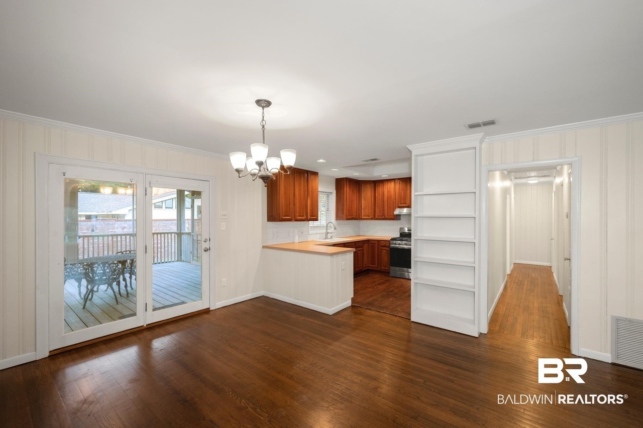 25 Laurel Ave - Photo 6 of 28