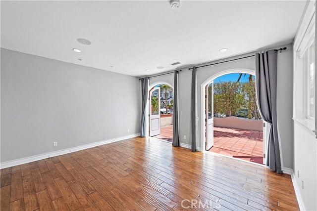 703 Marguerite Ave #3 - Photo 4 of 8