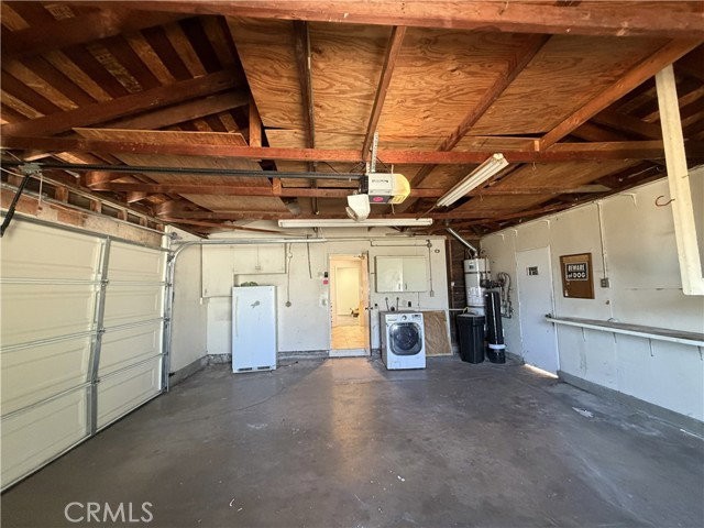 17391 Elm St - Photo 4 of 8