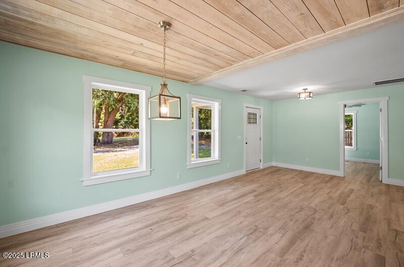 31 Staffwood Rd - Photo 3 of 27