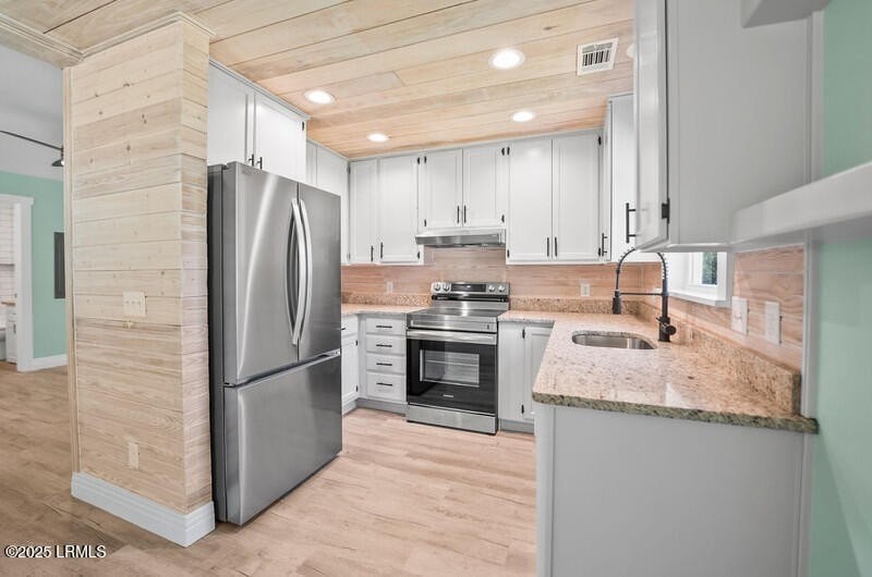 31 Staffwood Rd - Photo 5 of 27