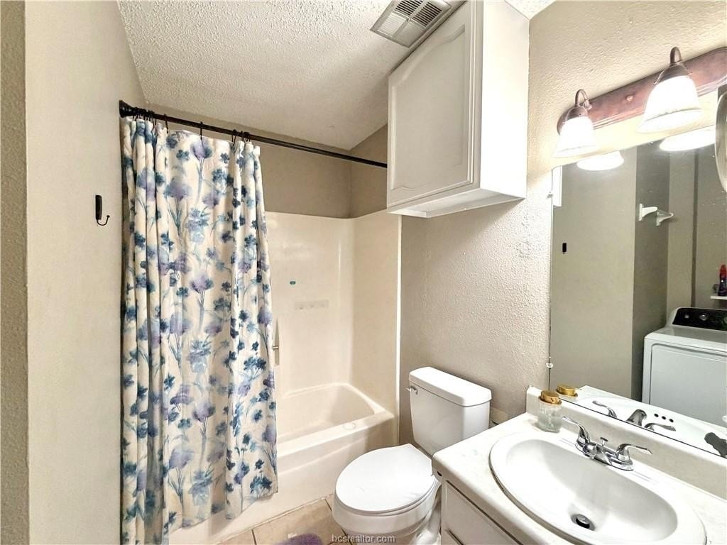 1531 Hillside Dr - Photo 6 of 9