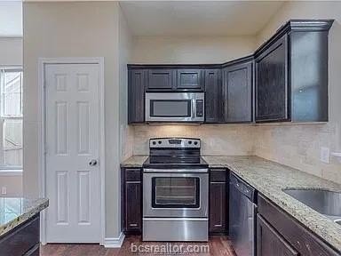 203 Sterling St #B - Photo 5 of 13