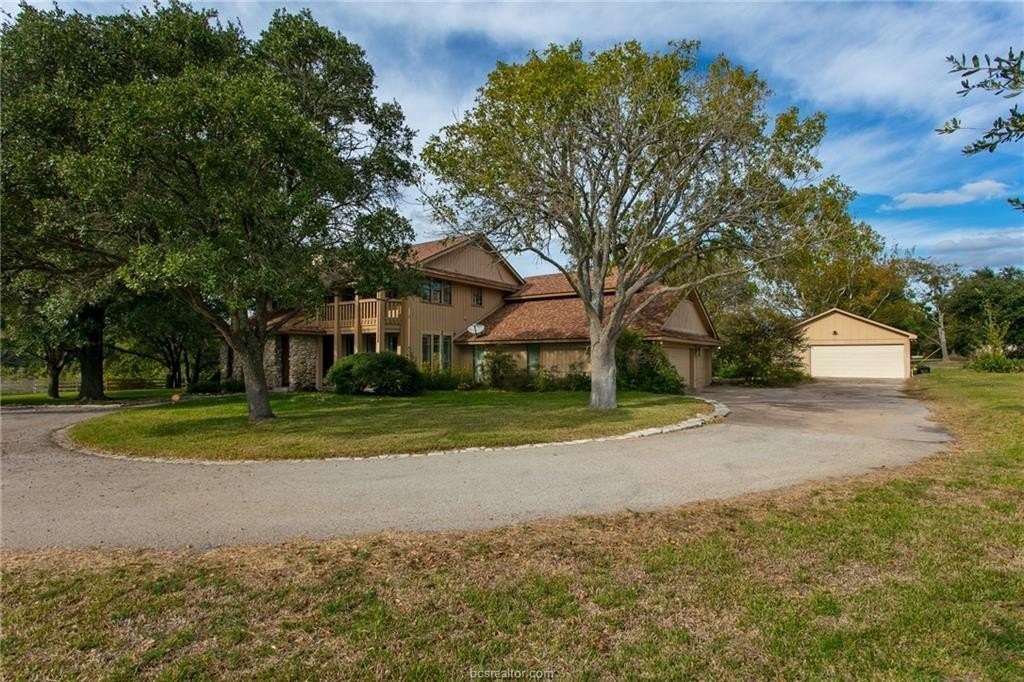 6773 Sunshine Valley Ln - Photo 2 of 42