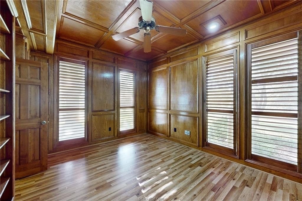 6773 Sunshine Valley Ln - Photo 4 of 42