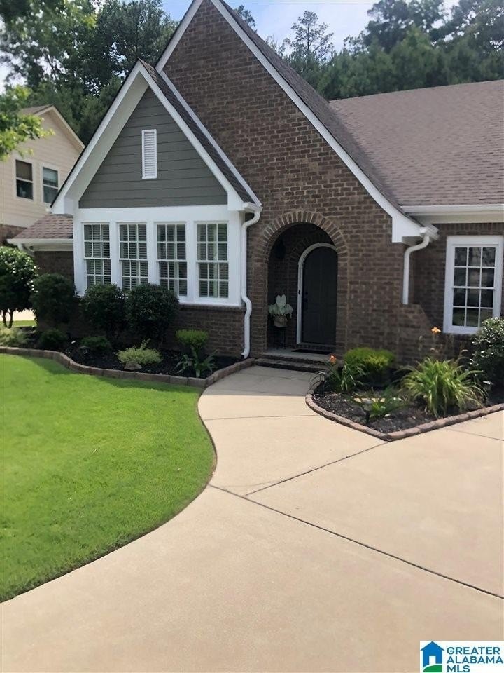4640 Amberley Dr - Photo 2 of 7
