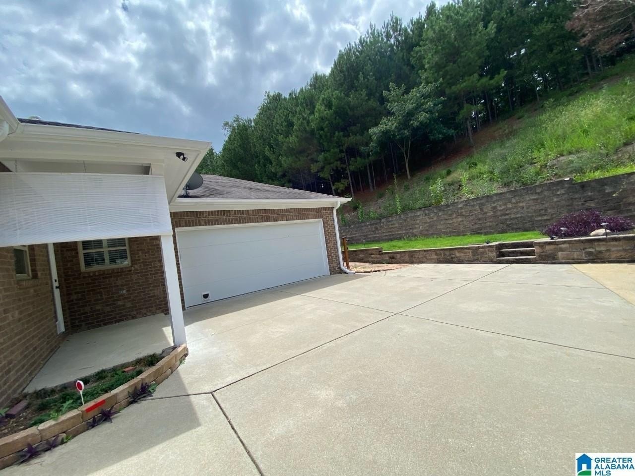 4640 Amberley Dr - Photo 4 of 7