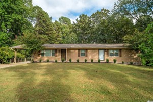 featured image of 140 Longlinks Cir #B