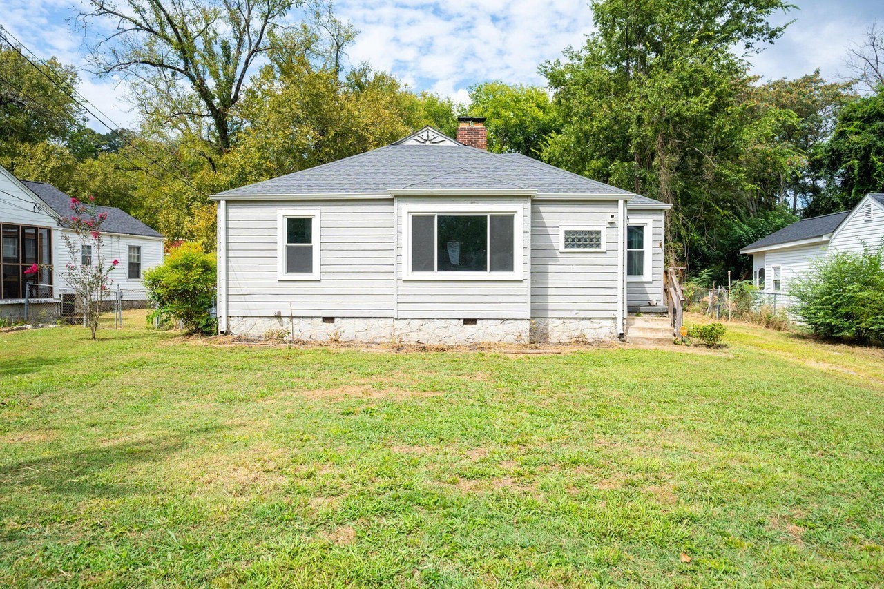 303 Shawnee Trl - Photo 2 of 22