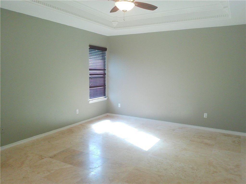 7318 Sun Valley Dr - Photo 7 of 15