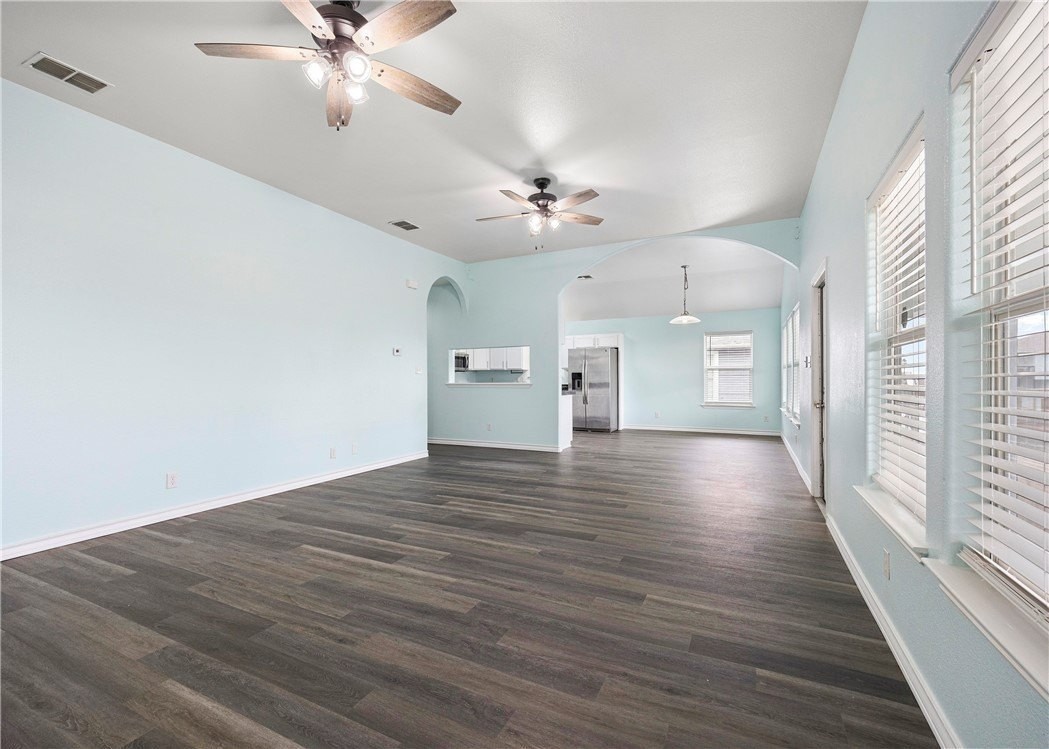 4033 Laguna Shores Rd - Photo 4 of 30