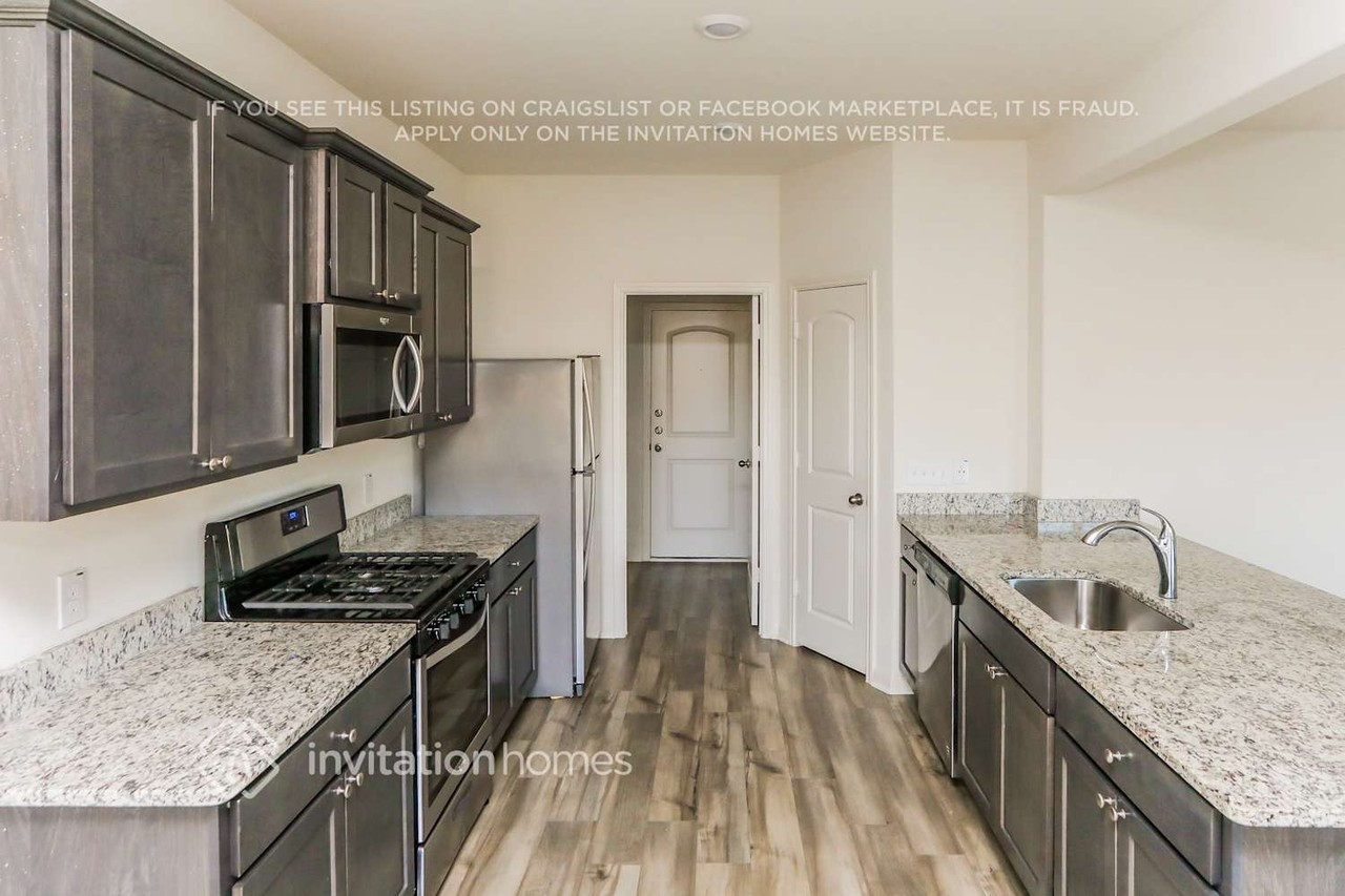 3036 Chico Dr - Photo 5 of 16