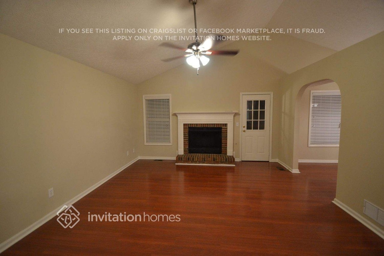 2501 Boulder Springs Pt - Photo 2 of 11