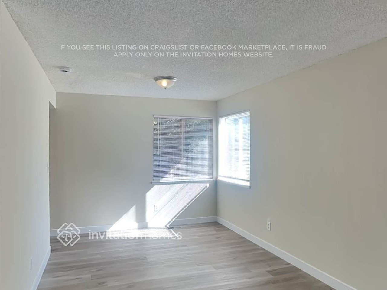 11153 W Caley Ave - Photo 6 of 24