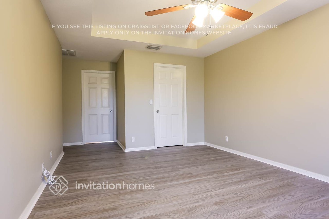 2356 Se Harrington Ave - Photo 4 of 14