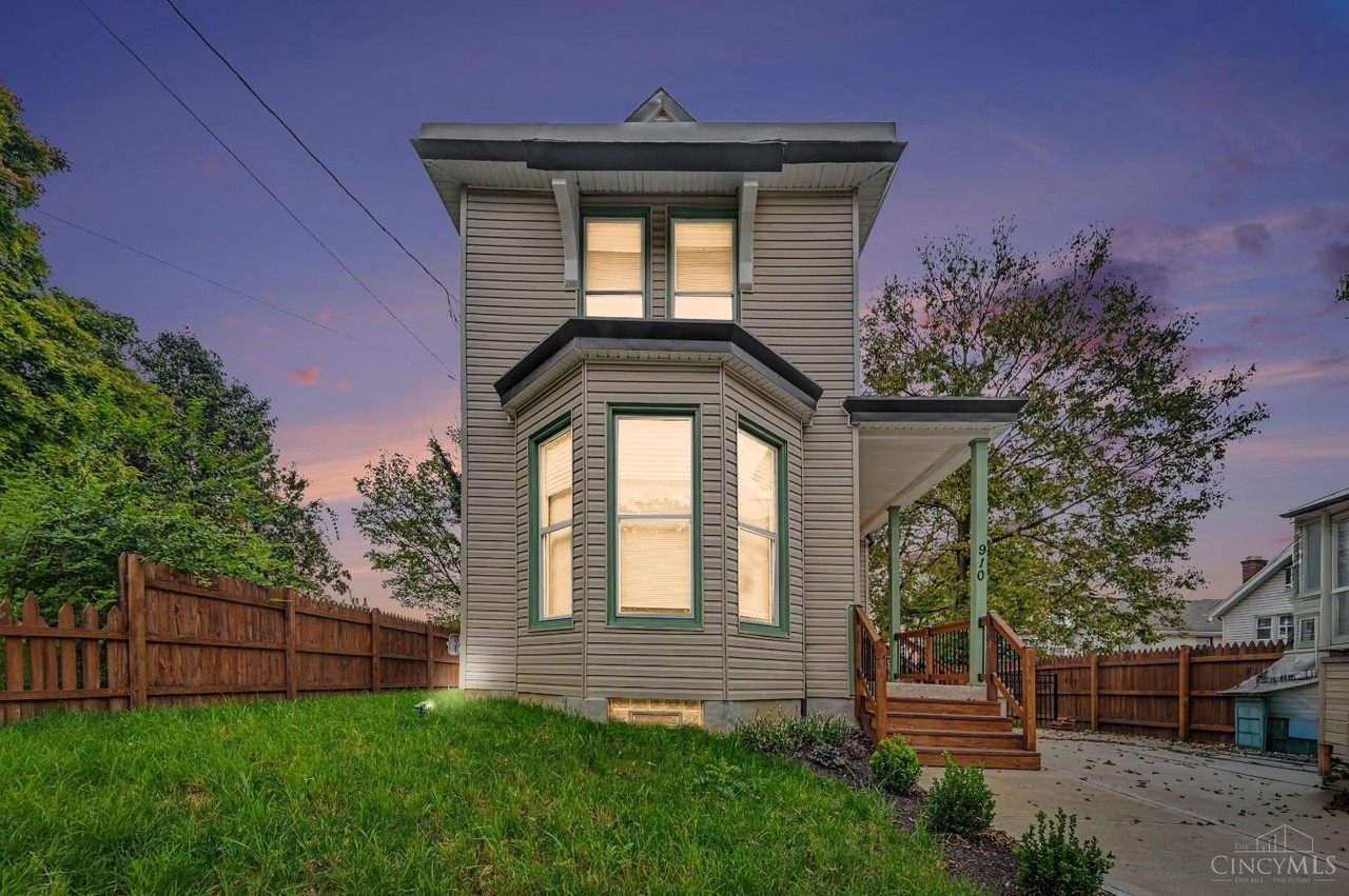 910 Summit Ave