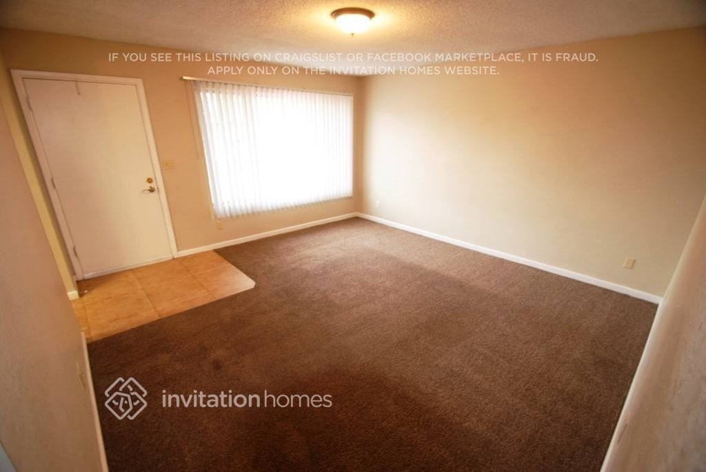 1531 E Hilton Ave - Photo 2 of 12
