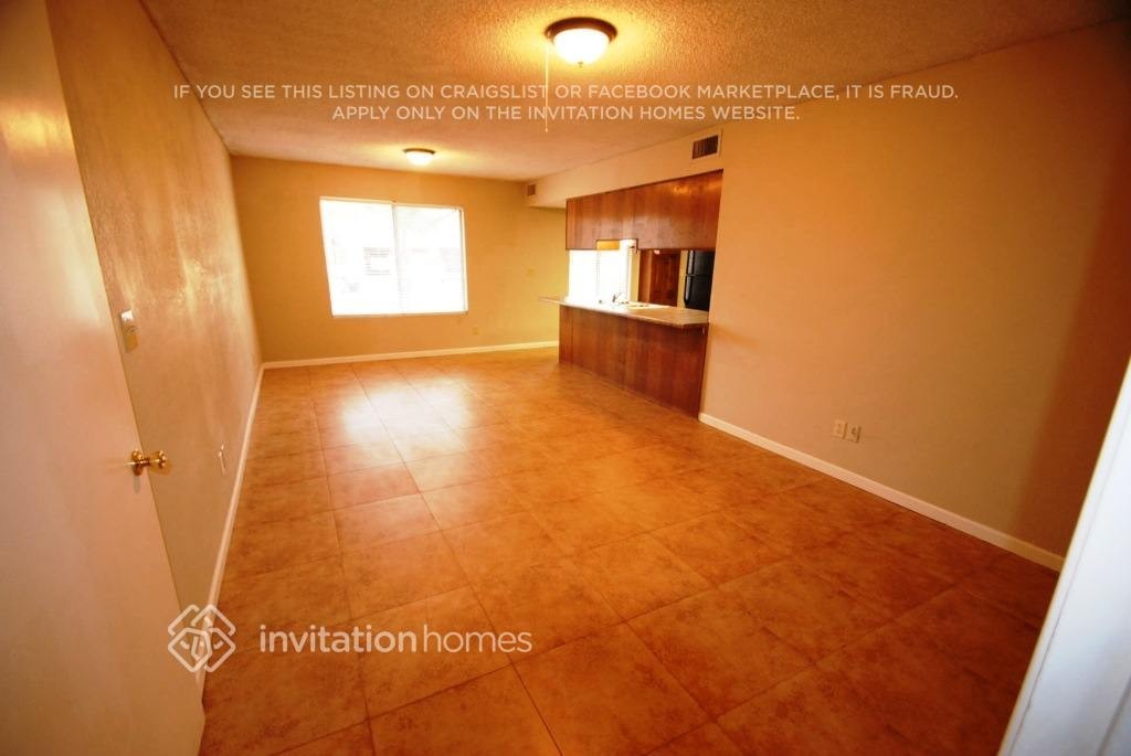 1531 E Hilton Ave - Photo 3 of 12