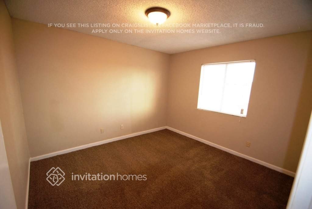 1531 E Hilton Ave - Photo 6 of 12