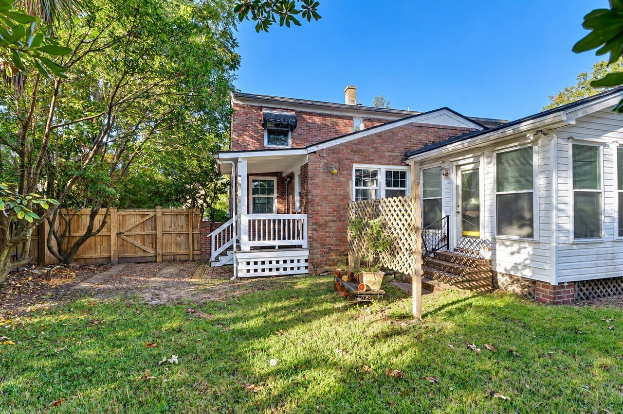 3 Fenwick Dr #B - Photo 6 of 44