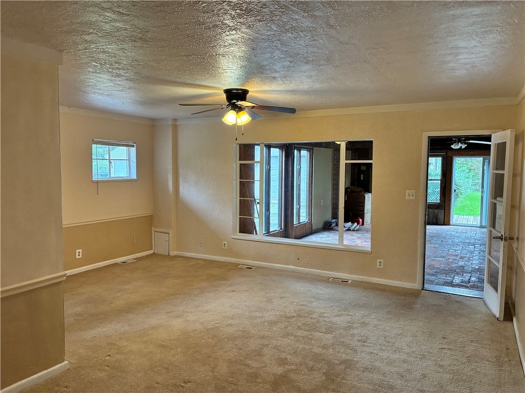 604 Brookfield Rd - Photo 4 of 23