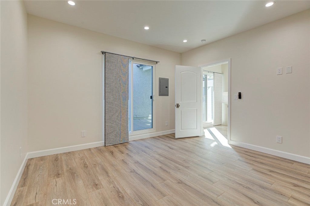 15503 Labrador St - Photo 7 of 12
