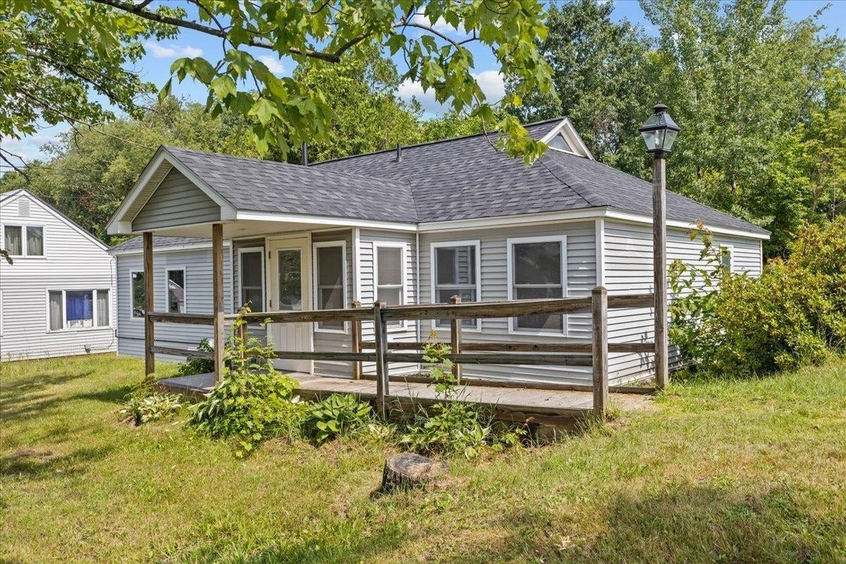 32 Goodell Ave
