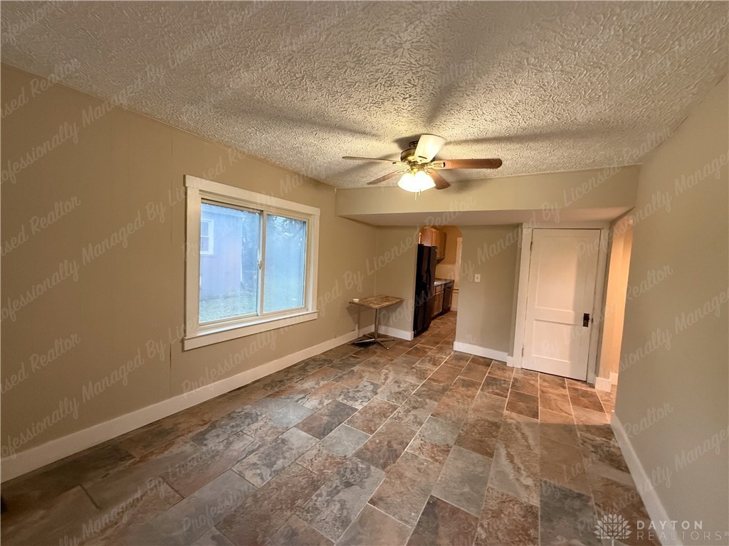 912 Lafayette Ave - Photo 3 of 30
