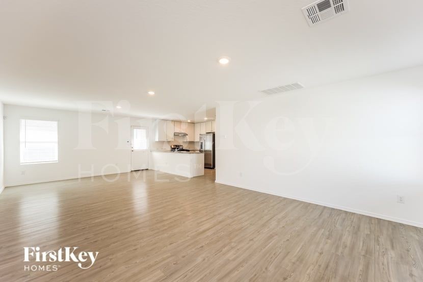 2408 Lake Hls - Photo 3 of 19