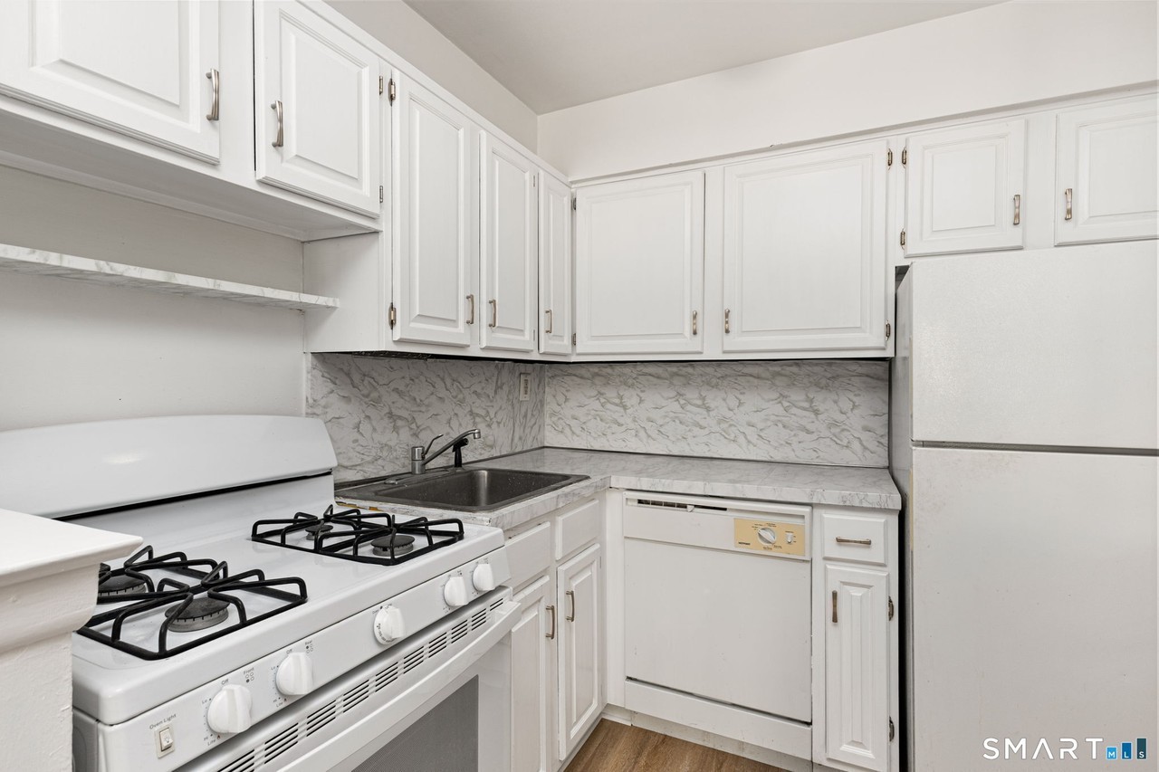 125 Prospect St - Photo 6 of 17