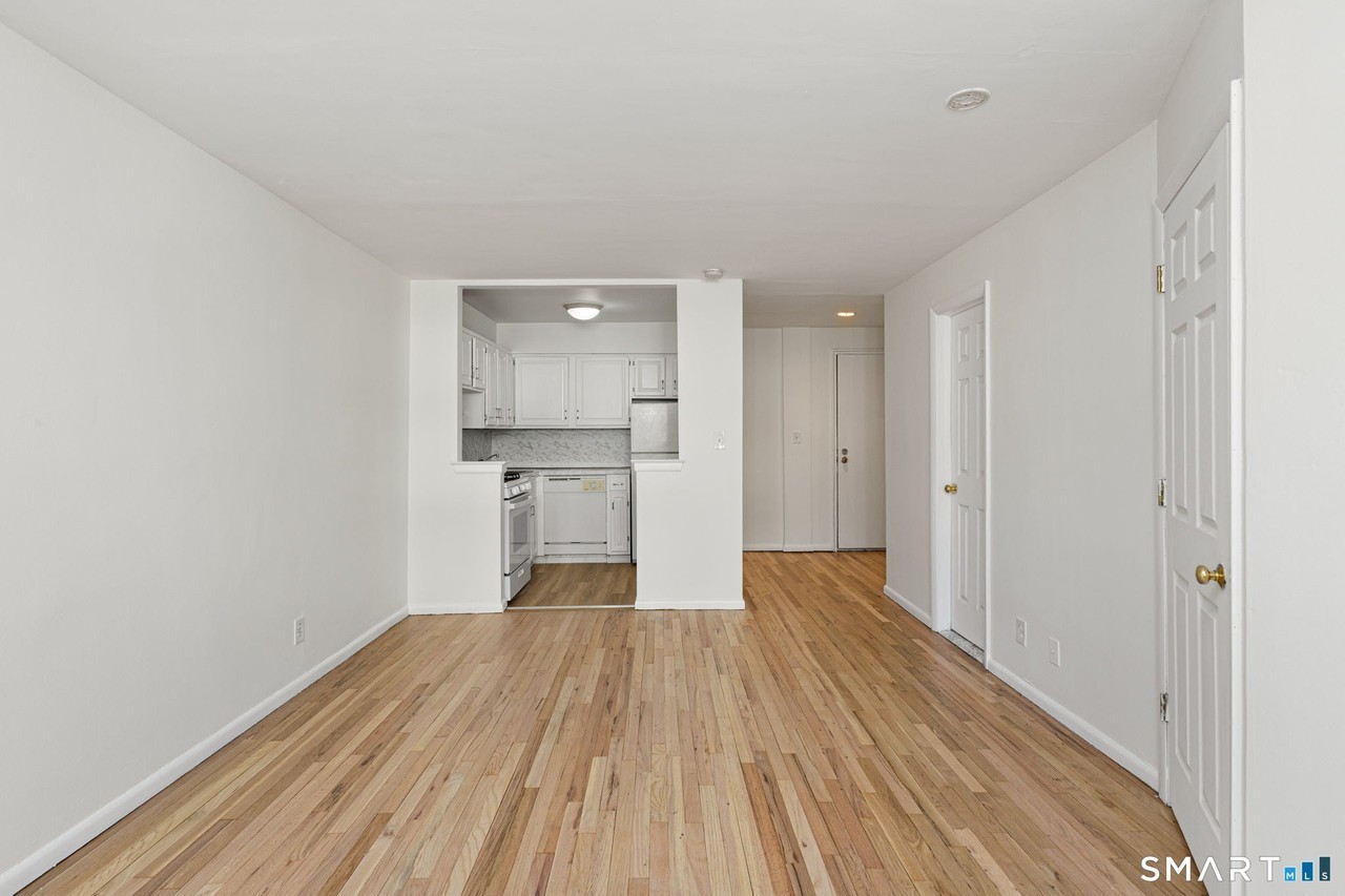 125 Prospect St - Photo 7 of 17