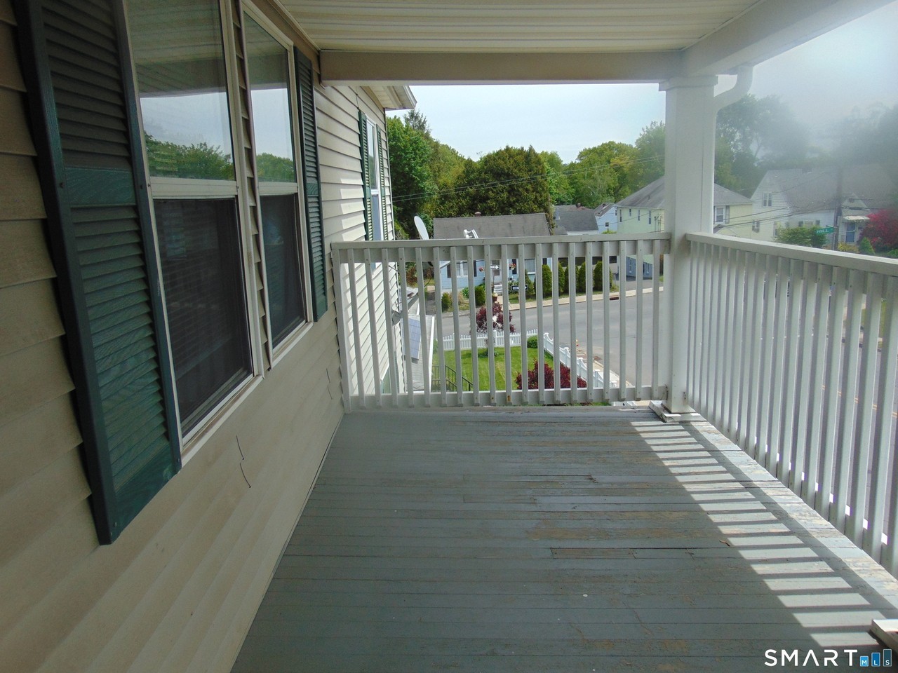 327 Moran St - Photo 2 of 5