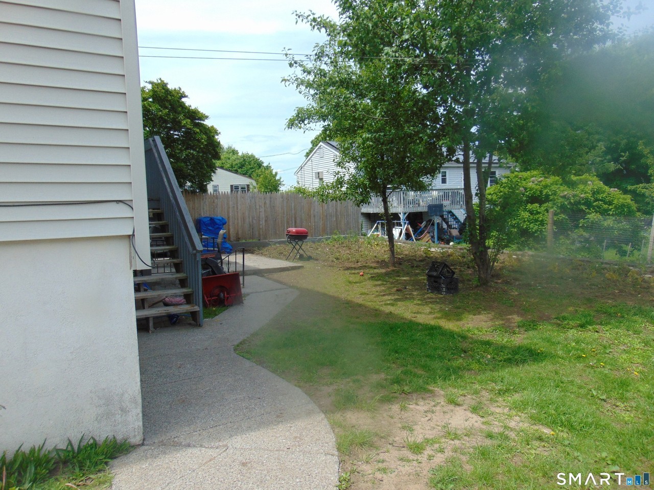 327 Moran St - Photo 3 of 5