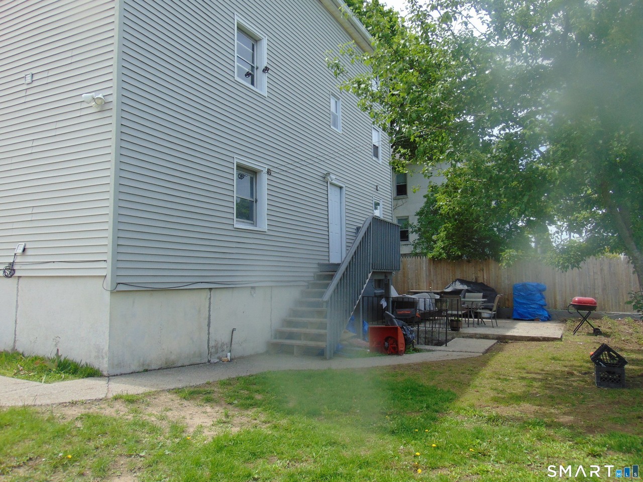 327 Moran St - Photo 4 of 5