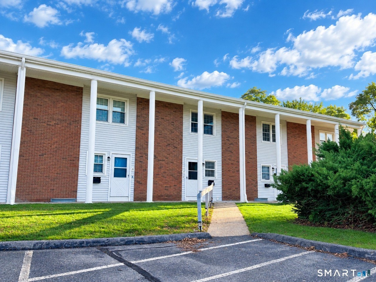 121 Seemans Ln #15