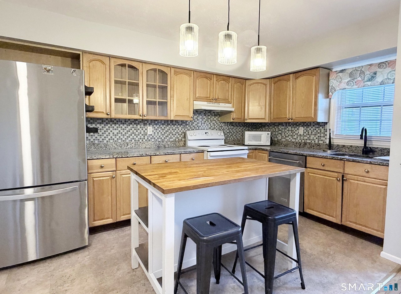 121 Seemans Ln #15 - Photo 4 of 15