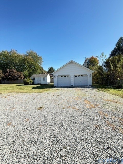 8195 Crestline Ln - Photo 4 of 22