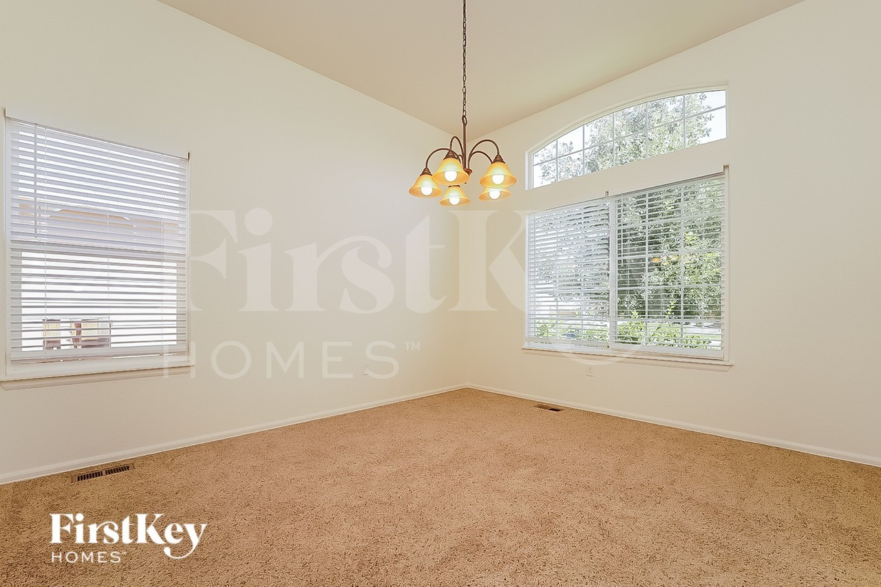 2260 Jade Ave - Photo 5 of 15