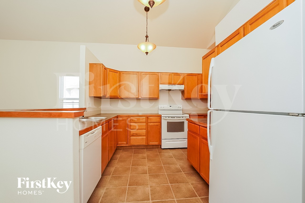 2260 Jade Ave - Photo 7 of 15