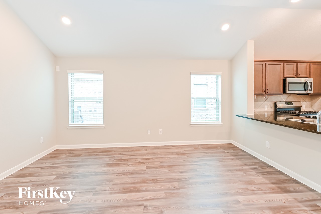 3723 Butterfly Breeze Ln - Photo 2 of 15