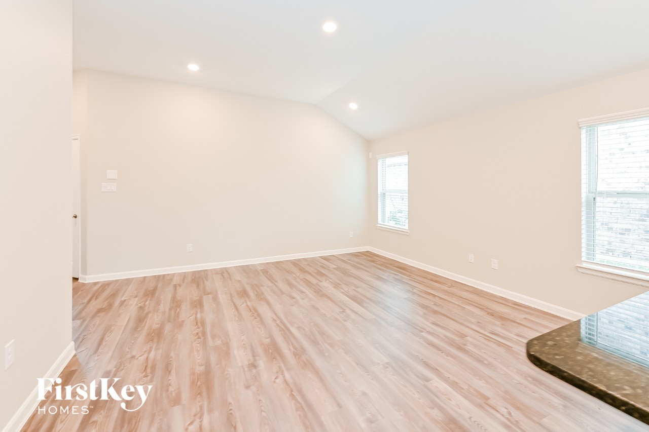 3723 Butterfly Breeze Ln - Photo 3 of 15