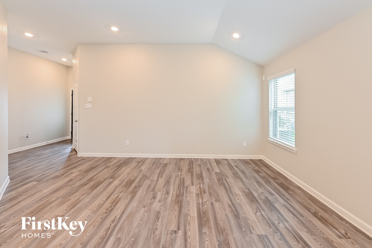 3723 Butterfly Breeze Ln - Photo 5 of 15
