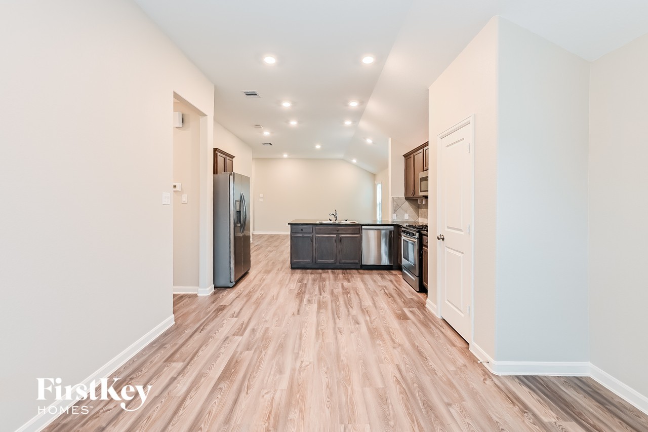 3723 Butterfly Breeze Ln - Photo 7 of 15