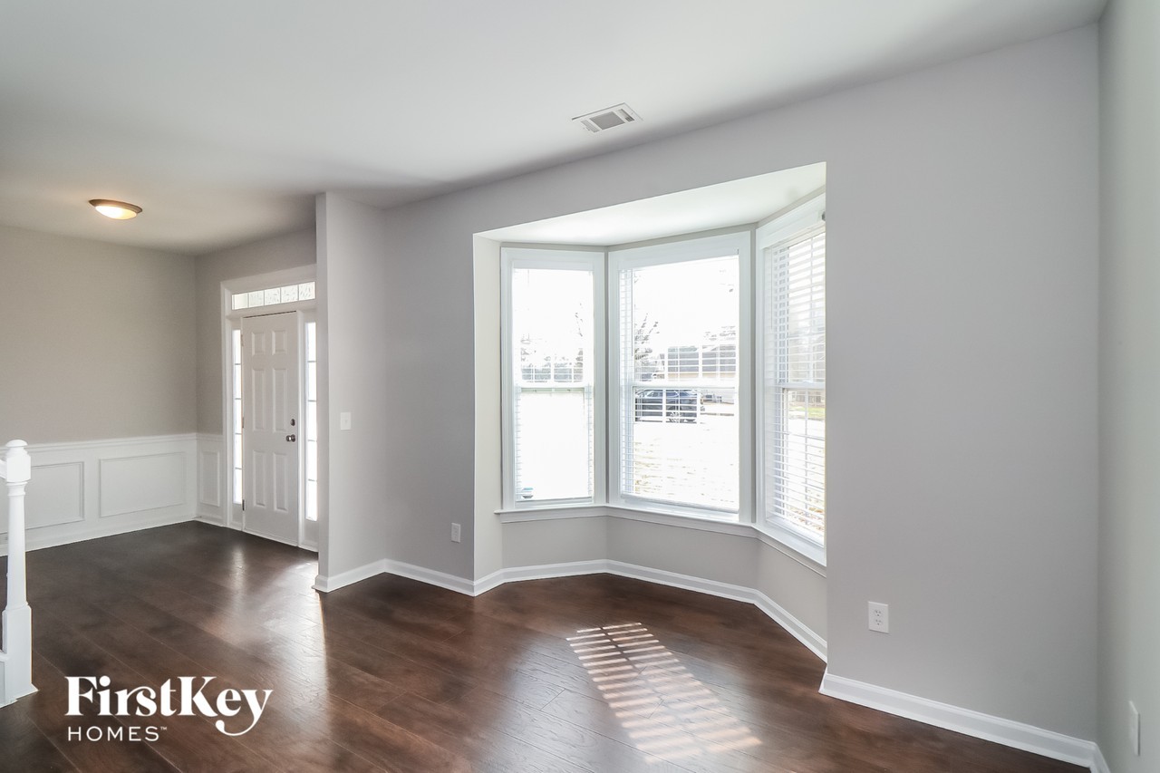 97 Oakfield Way - Photo 2 of 15