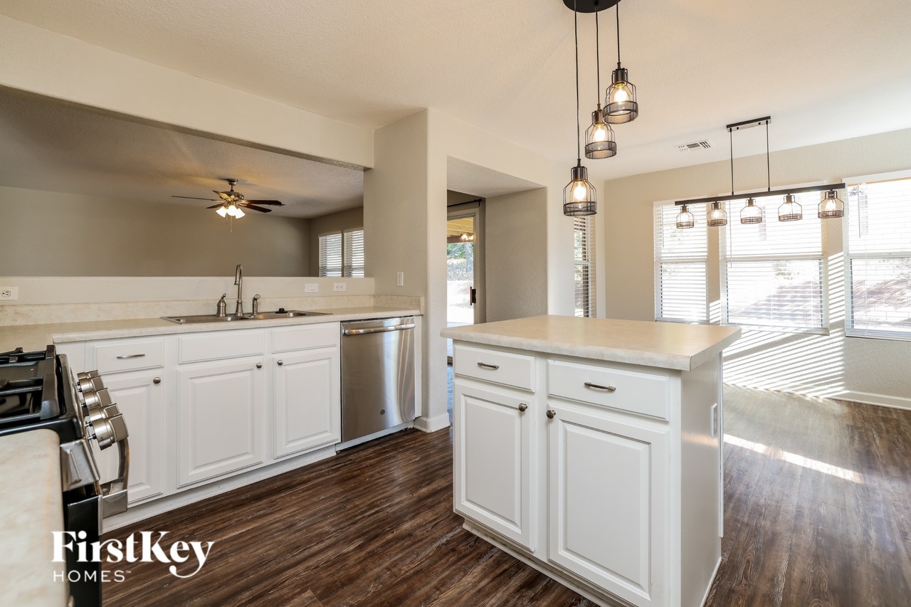 13738 E Shadow Pines Ln - Photo 6 of 15